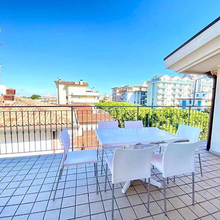 Appartamenti Adriana Carraro Immobiliare - Family Apartments Lido di Jesolo Exterior photo